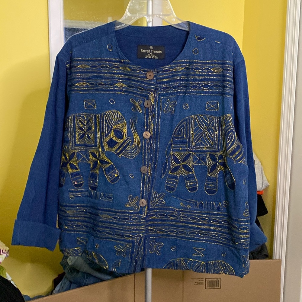 Sacred Threads Jean Button Front Top Size ML